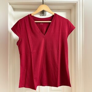 NWT Universal Standard V Rex T-shirt | XS / 10-12 | Red